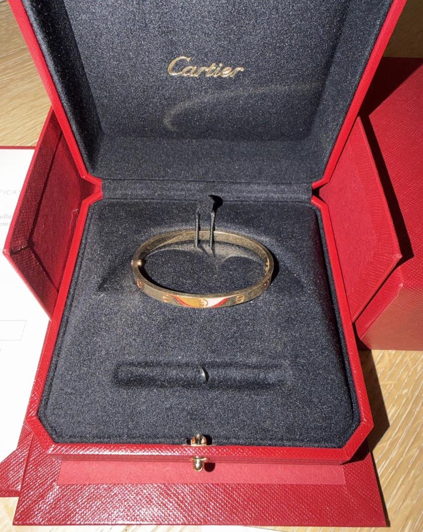 Bracelet Cartier Love modèle moyen taille 16 boîte et papiers
