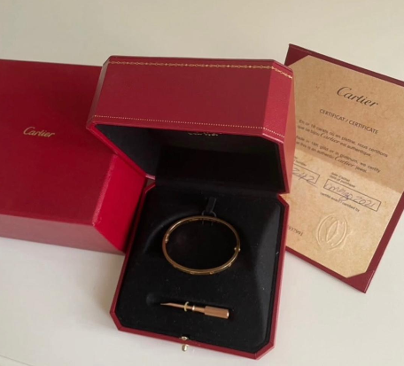 Bracelet Cartier Love petit modèle en or rose, tournevis 40 cm, carte d'authenticité, coffret.